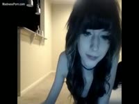 Small natural breasted skinny teen girl exposing her petite frame on live cam